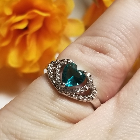 Pretty 925 Green Zircon Ring - Picture 3 of 8